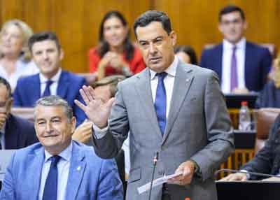  Juan Manuel Moreno, presidente de la Junta de Andaluca, durante la sesin de control 