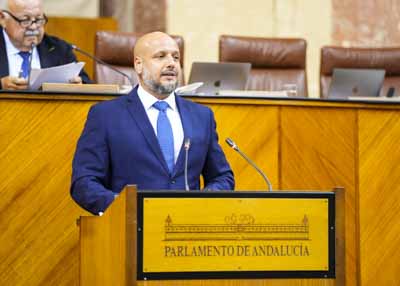 Rodrigo Javier Alonso, portavoz adjunto del G.P. Vox, defiende una proposicin no de ley relativa al traslado y acogida de inmigrantes ilegales fuera de Espaa 