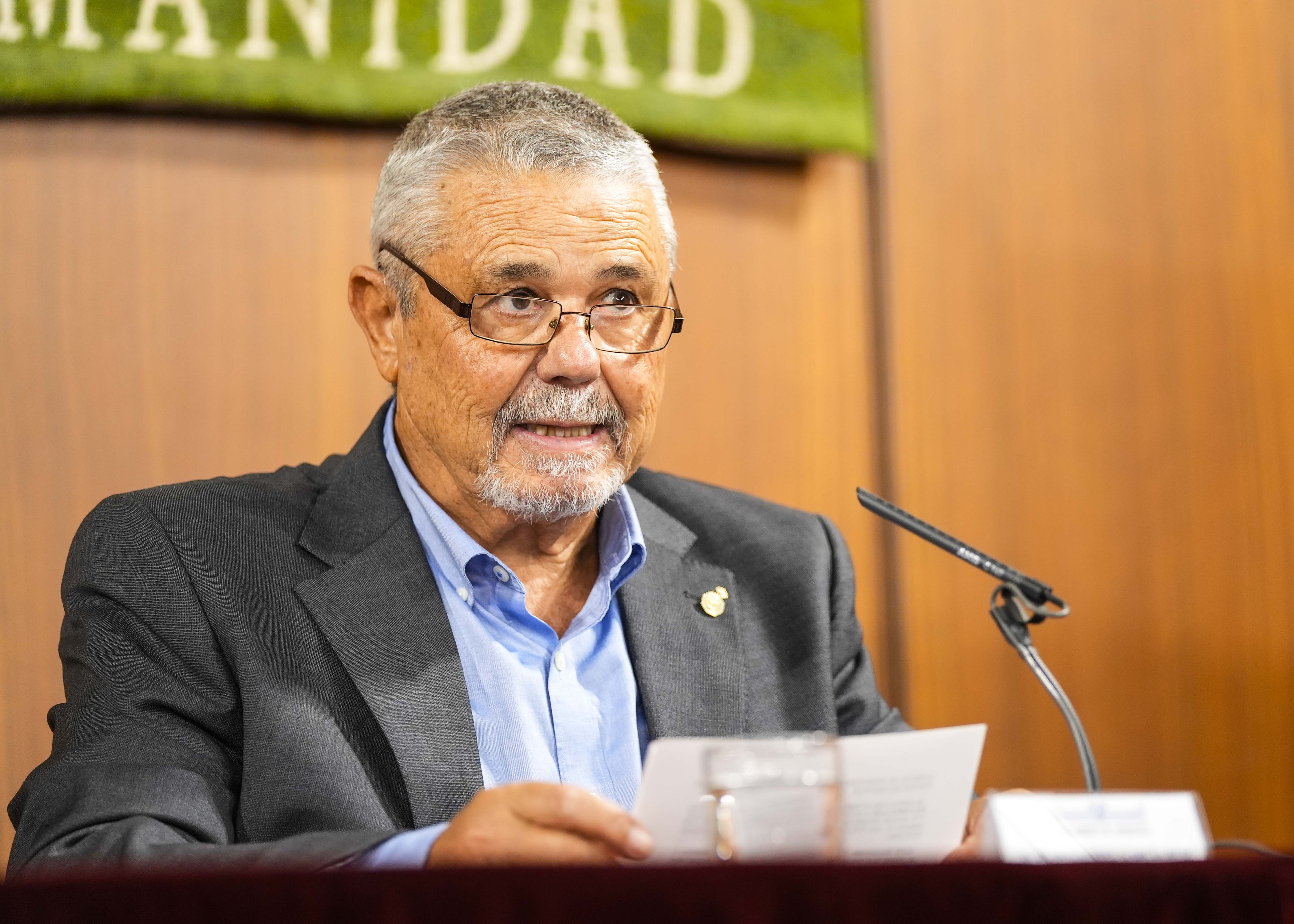  Juan Gabriel Garca, presidente de la Fundacin Internacional APRONI