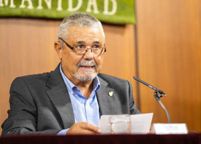  Juan Gabriel Garca, presidente de la Fundacin Internacional APRONI