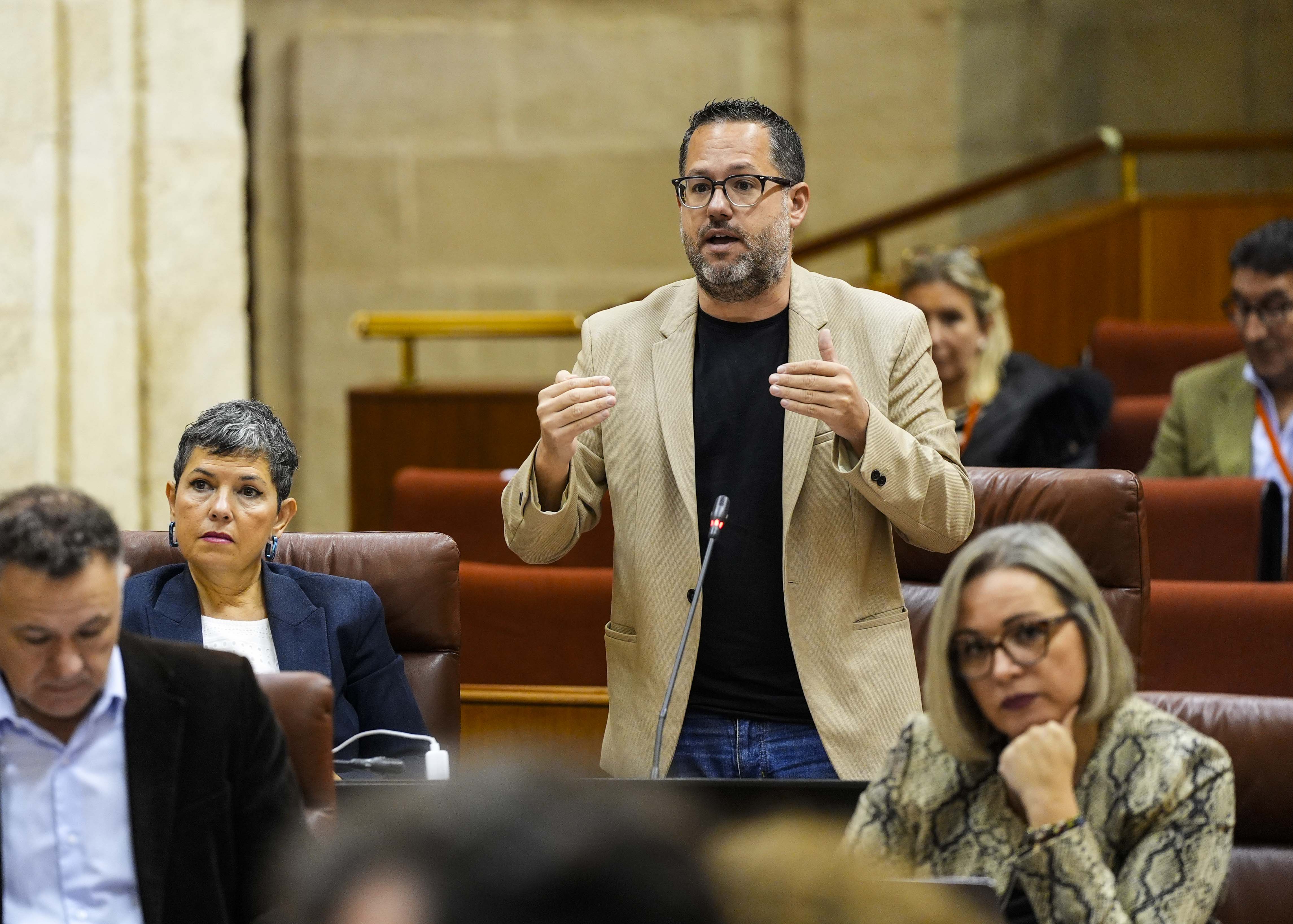  Jos Ignacio Garca, portavoz del Grupo Mixto-Adelante Andaluca, formula una pregunta con ruego de respuesta oral en pleno relativa a vertido de parafina en el Estrecho 