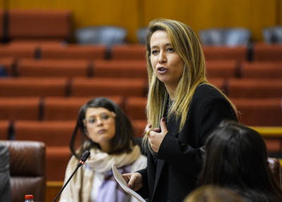 La diputada del Grupo Popular de Andaluca Jessica Trujillo se interesa por el Plan de Empleo Juvenil 2024-2025 