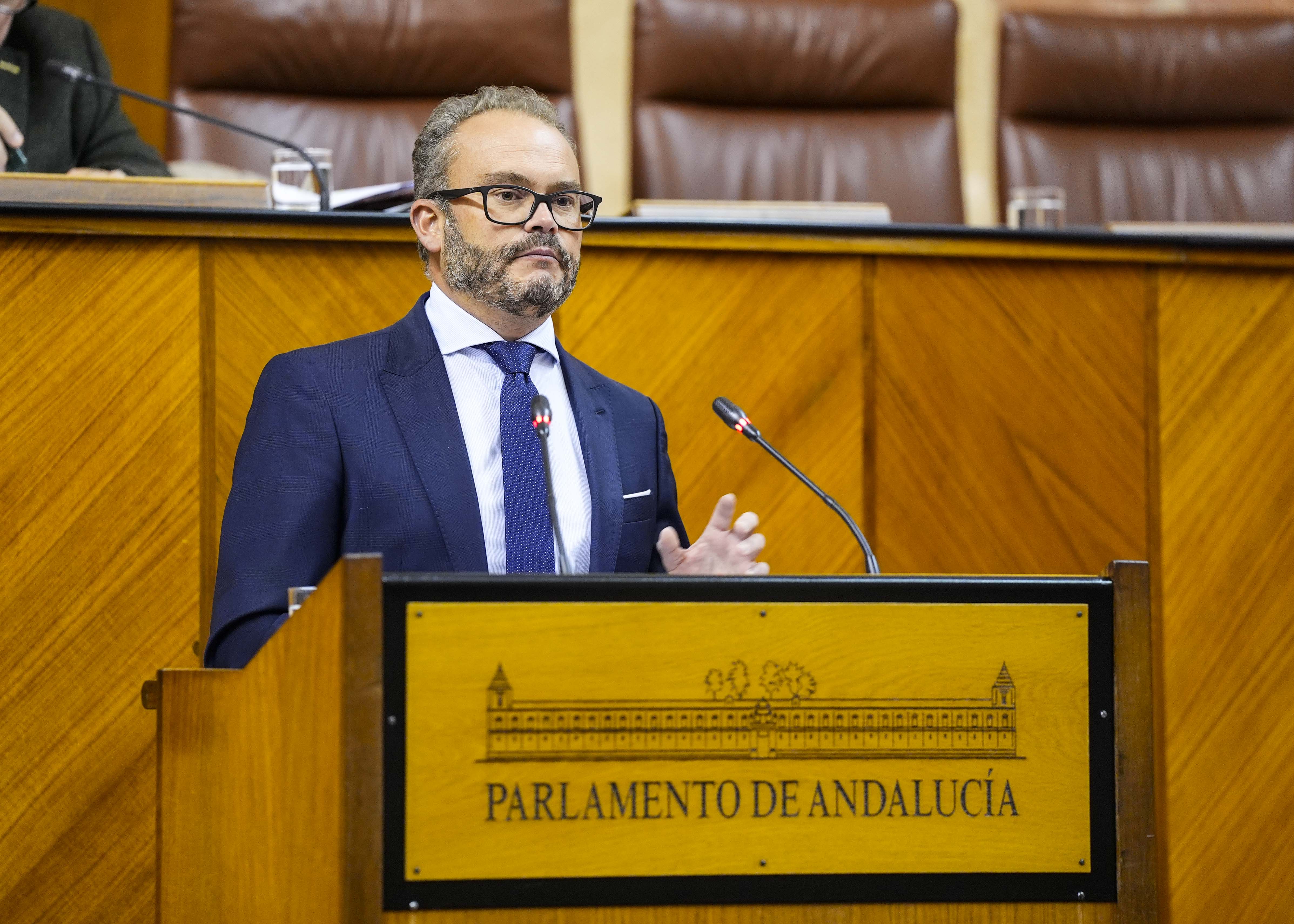 A propuesta del Grupo Popular, el diputado Mariano Garca presenta una proposicin no de ley relativa a exigir al Gobierno de Espaa el cumplimiento de sus deberes en la educacin en el mbito del personal docente no universitario   