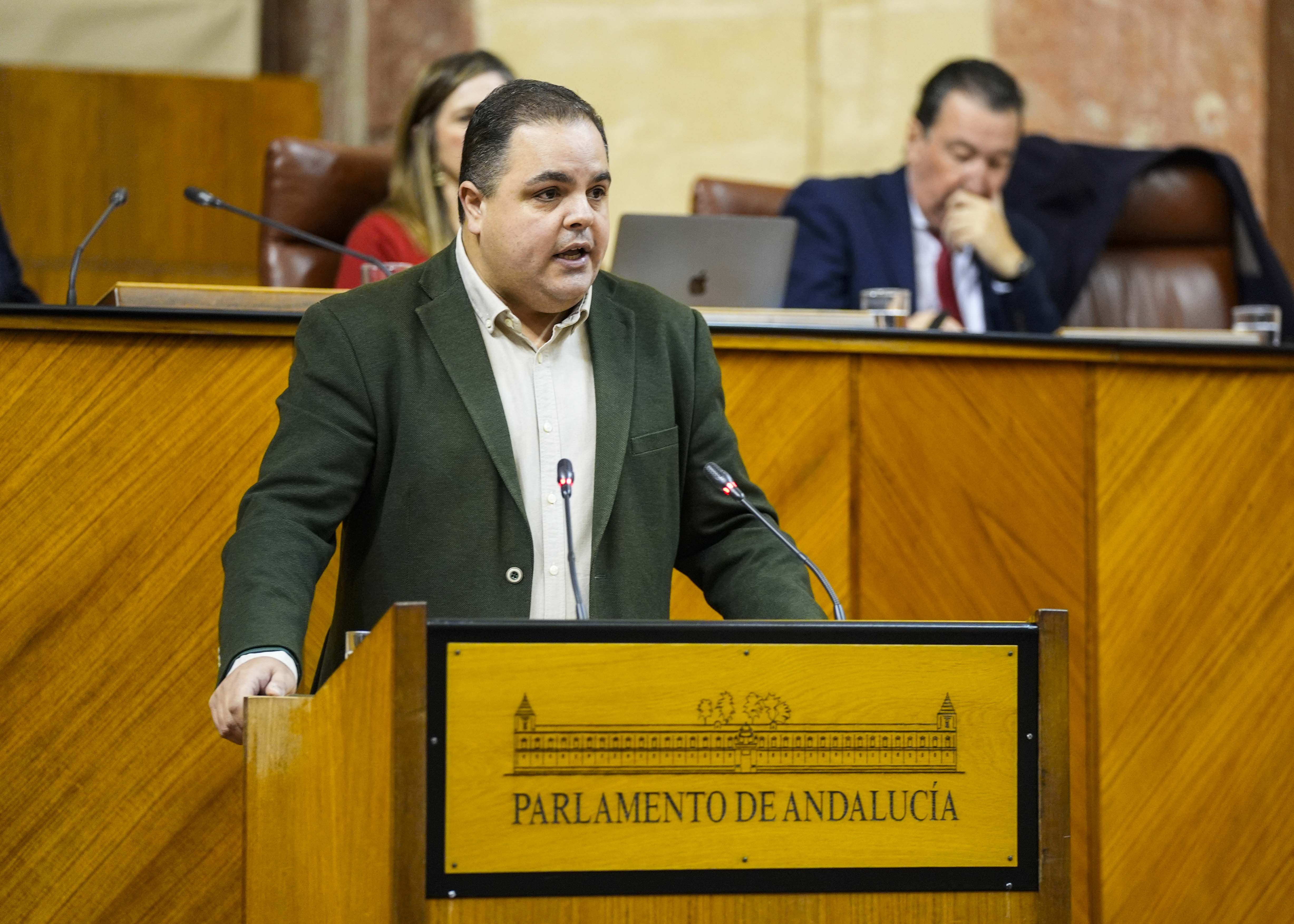   Por el Grupo Socialista toma la palabra el diputado Vctor Manuel Torres en el debate de una de las secciones presupuestarias