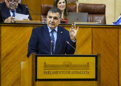 Gaspar Llanes, presidente de la Comisin de Economa, posiciona al Grupo Socialista 