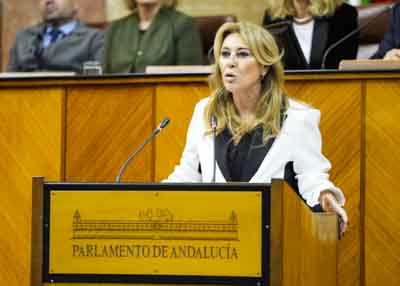  La consejera de Economa, Hacienda y Fondos Europeos, Carolina Espaa, interviene en la sesin plenaria tras aprobarse los presupuestos para el ao 2025 