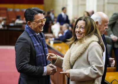 Mara del Carmen Castillo, consejera de Desarrollo Educativo, y Manuel Guzmn de la Roza, diputado del Grupo Popular 