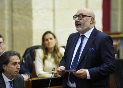 Alejandro Hernndez, del G.P. Vox en Andaluca, se interesa por la vivienda en Andaluca