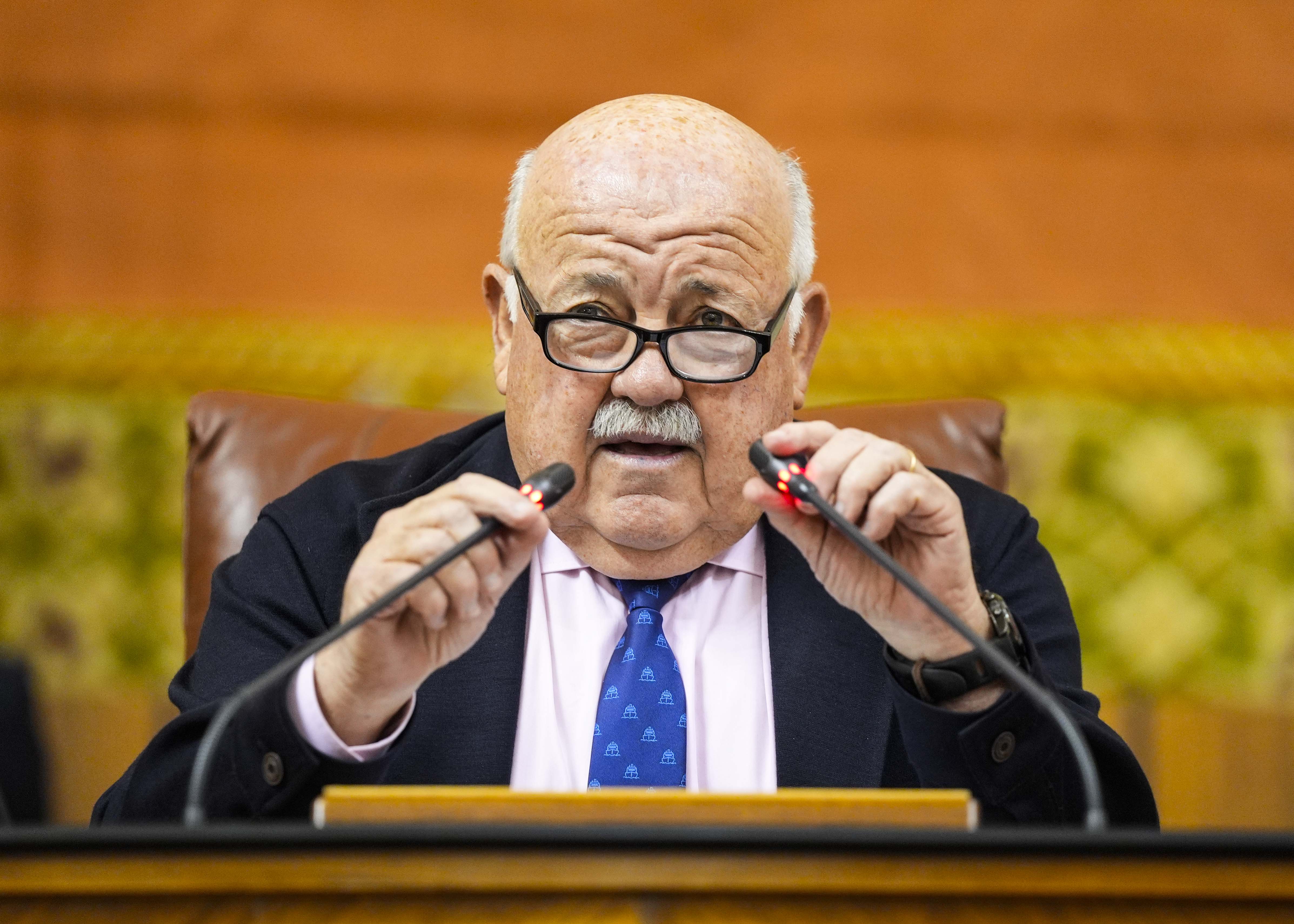 Jess Aguirre, presidente del Parlamento de Andaluca, da inicio a la sesin plenaria 