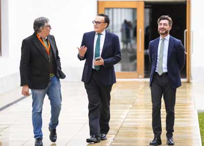 Jos Carlos Gmez Villamandos, consejero de Universidad, Investigacion e Innovacin, se dirige al saln de plenos 