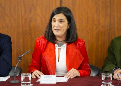  M. ngeles Martos, presidenta del movimiento Desde siempre y para siempre presenta el proyecto "Educando en Valores"