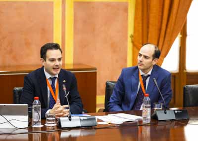 En representacin del Colegio de Ingenieros de Caminos, Canales y Puertos, comparecen Manuel Chiacho, colegiado y responsable del Laboratorio de Pronstico Inteligente y Sistemas Estructurales Ciberfsicos de la Universidad de Granada, y Juan Chiacho, colegiado y consultor 