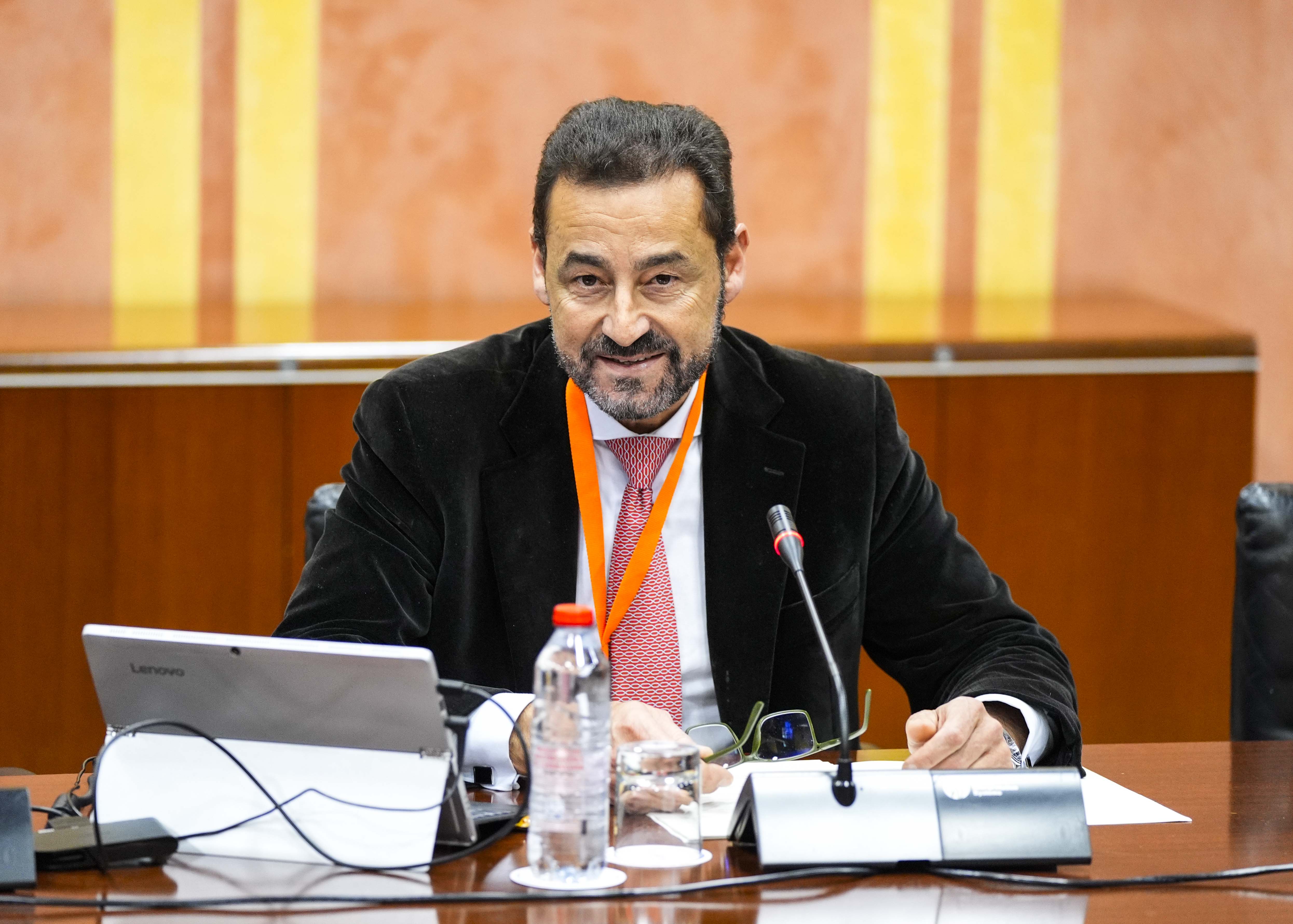 Eduardo Gamero, catedrtico de Derecho Administrativo de la Universidad Pablo de Olavide, cierra con su intervencin esta nueva sesin del Grupo de Trabajo sobre la Inteligencia Artificial 
