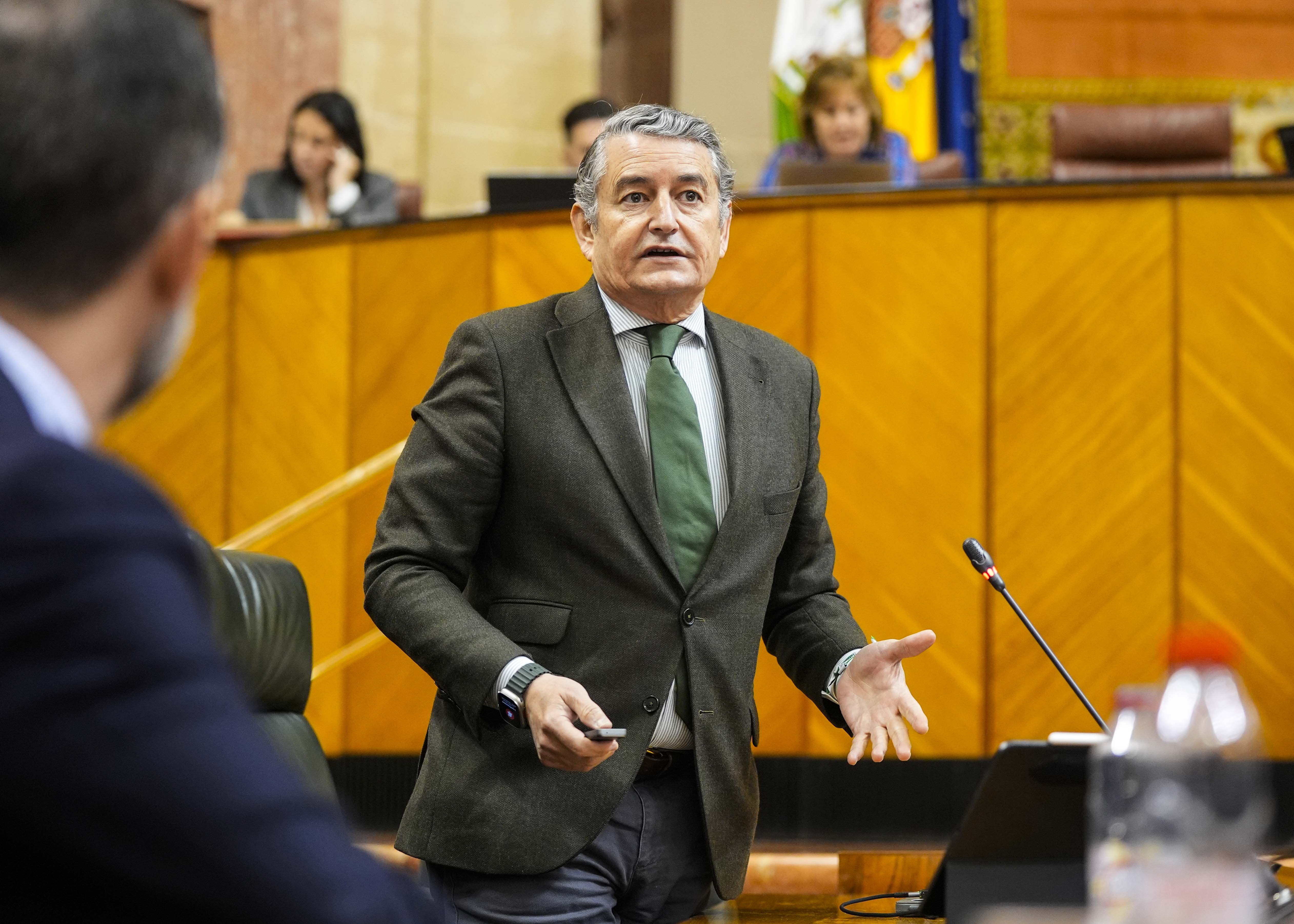 Antonio Sanz, consejero de la Presidencia, Interior, Dilogo Social y Simplificacin Administrativa, contesta 
