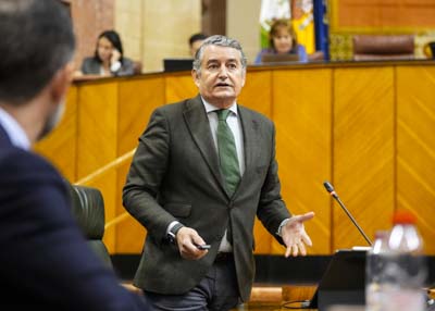 Antonio Sanz, consejero de la Presidencia, Interior, Diálogo Social y Simplificación Administrativa, contesta 