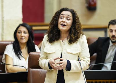 En su turno de preguntas al presidente, la portavoz del G.P. Por Andalucía, Inmaculada Nieto, pregunta sobre las medidas ante los desafíos a los que se enfrenta Andalucía 