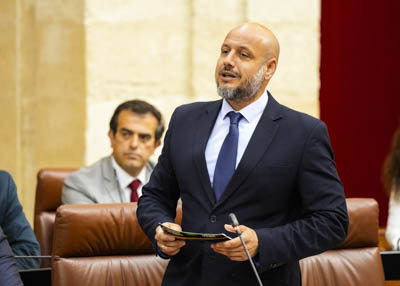 El portavoz adjunto del Grupo Vox, Rodrigo Javier Alonso, pregunta sobre las ayudas al sector primario