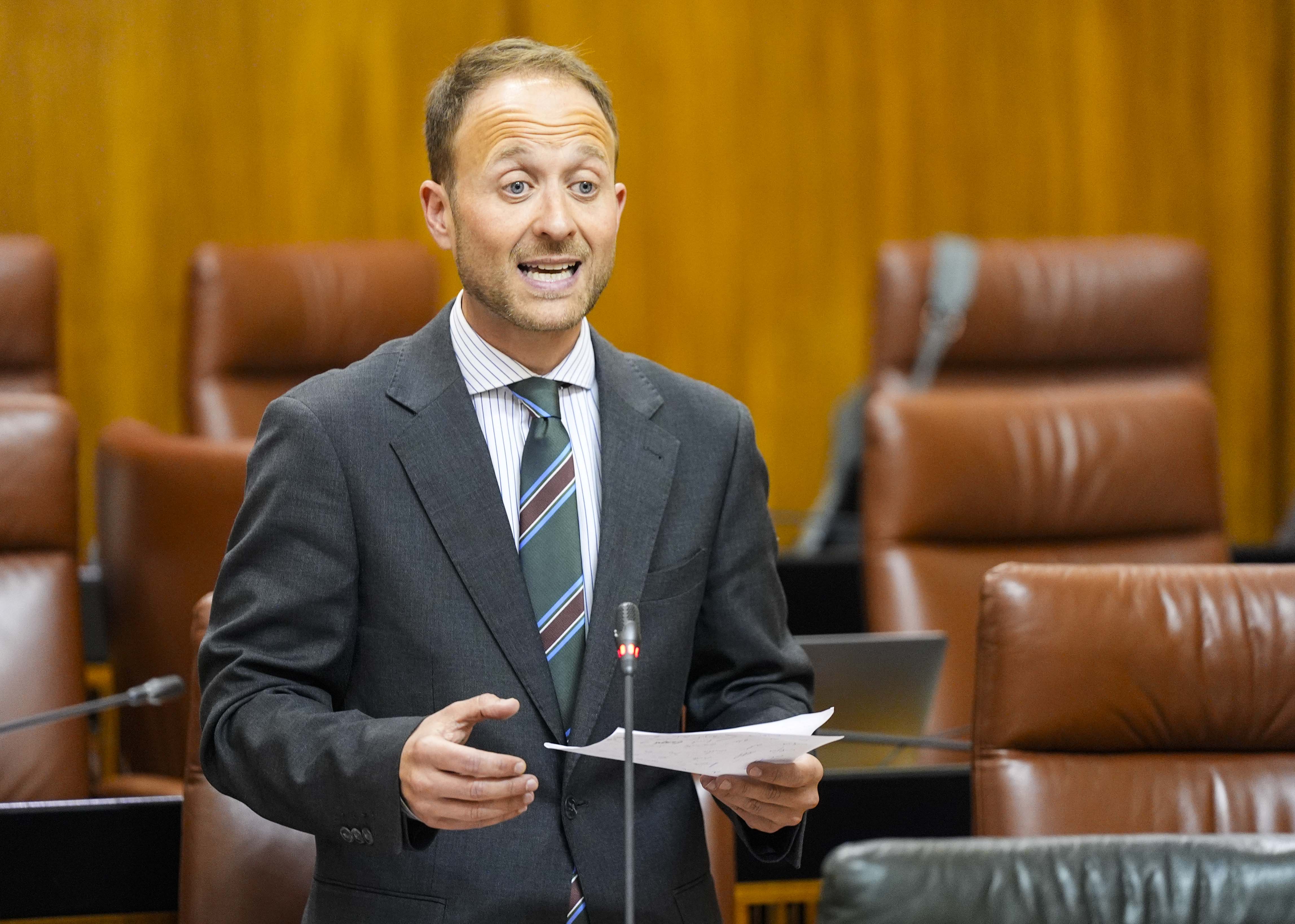 Por el Grupo Popular, Erik Domnguez pregunta sobre la promocin de la marca Parque Natural 