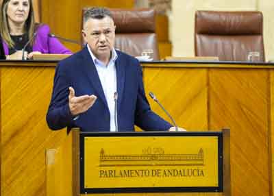 Juan Antonio Delgado, portavoz adjunto del Grupo Por Andaluca, presenta una proposicin no de ley relativa a la defensa del sector primario andaluz, la actividad econmica y la cohesin social andaluza ante la agresin comercial de EE. UU 