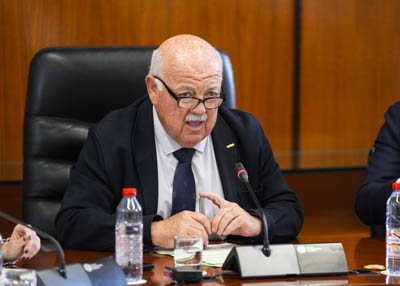 El presidente del Parlamento de Andaluca, Jess Aguirre, inicia la sesin de la Junta de Portavoces  