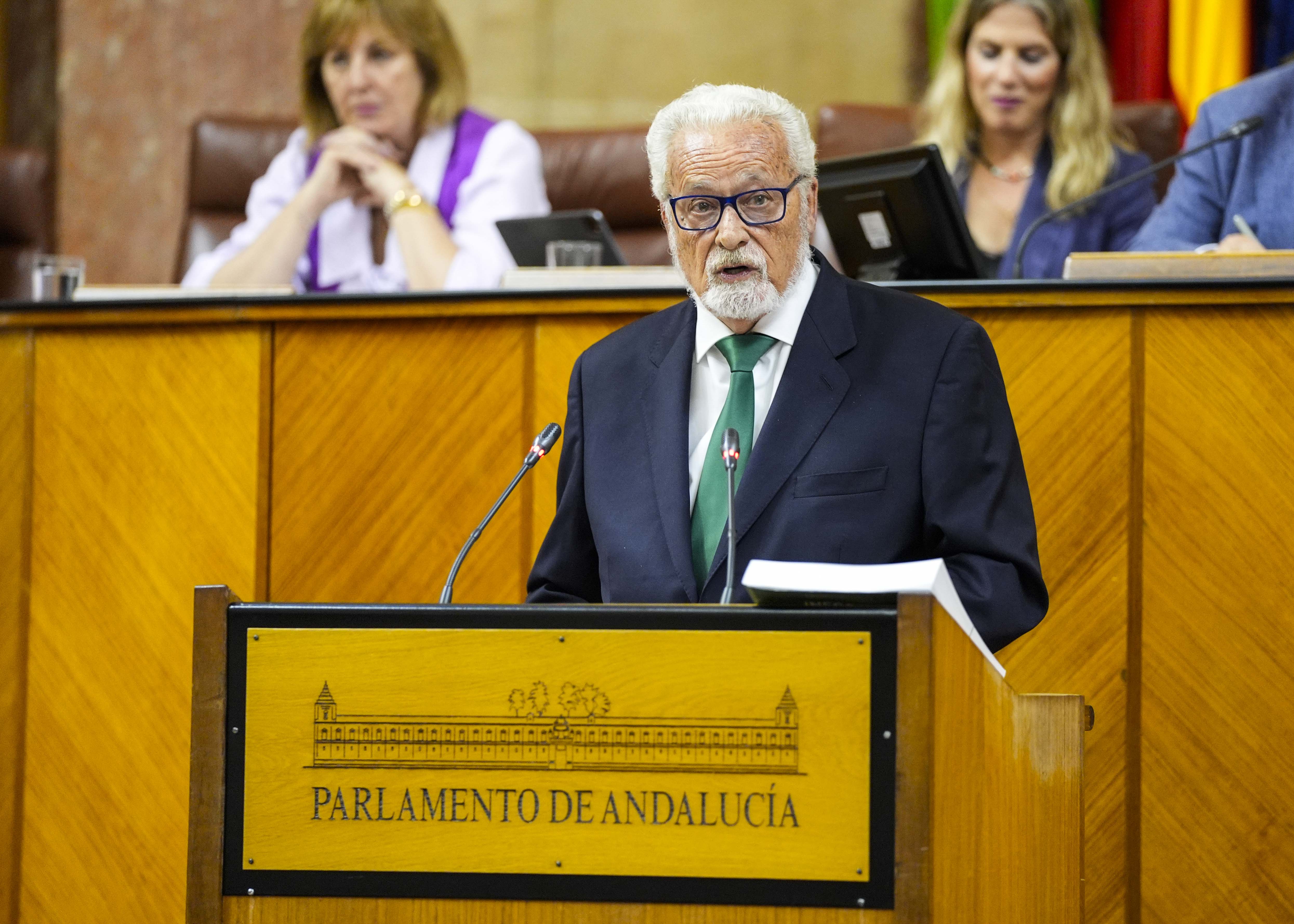 El defensor del pueblo andaluz, Jess Maeztu, presenta al Pleno su informe anual correspondiente a la gestin realizada por dicha institucin durante el ao 2024  