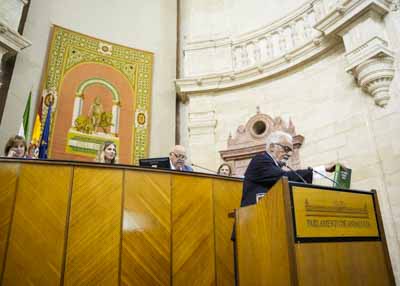 El presidente del Parlamento de Andaluca, Jess Aguirre, da inicio a la sesin con el primer punto del orden del da, el informe anual del Defensor del Pueblo Andaluz 