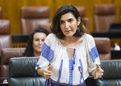 Contesta a la pregunta la consejera de Empleo, Empresa y Trabajo Autnomo, Roco Blanco 