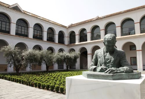  Busto de Plcido Fernndez Viagas en el Patio del Cardenal 