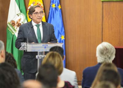 Manuel Ignacio Castao, director del IECA, se dirige al pblico asistente 