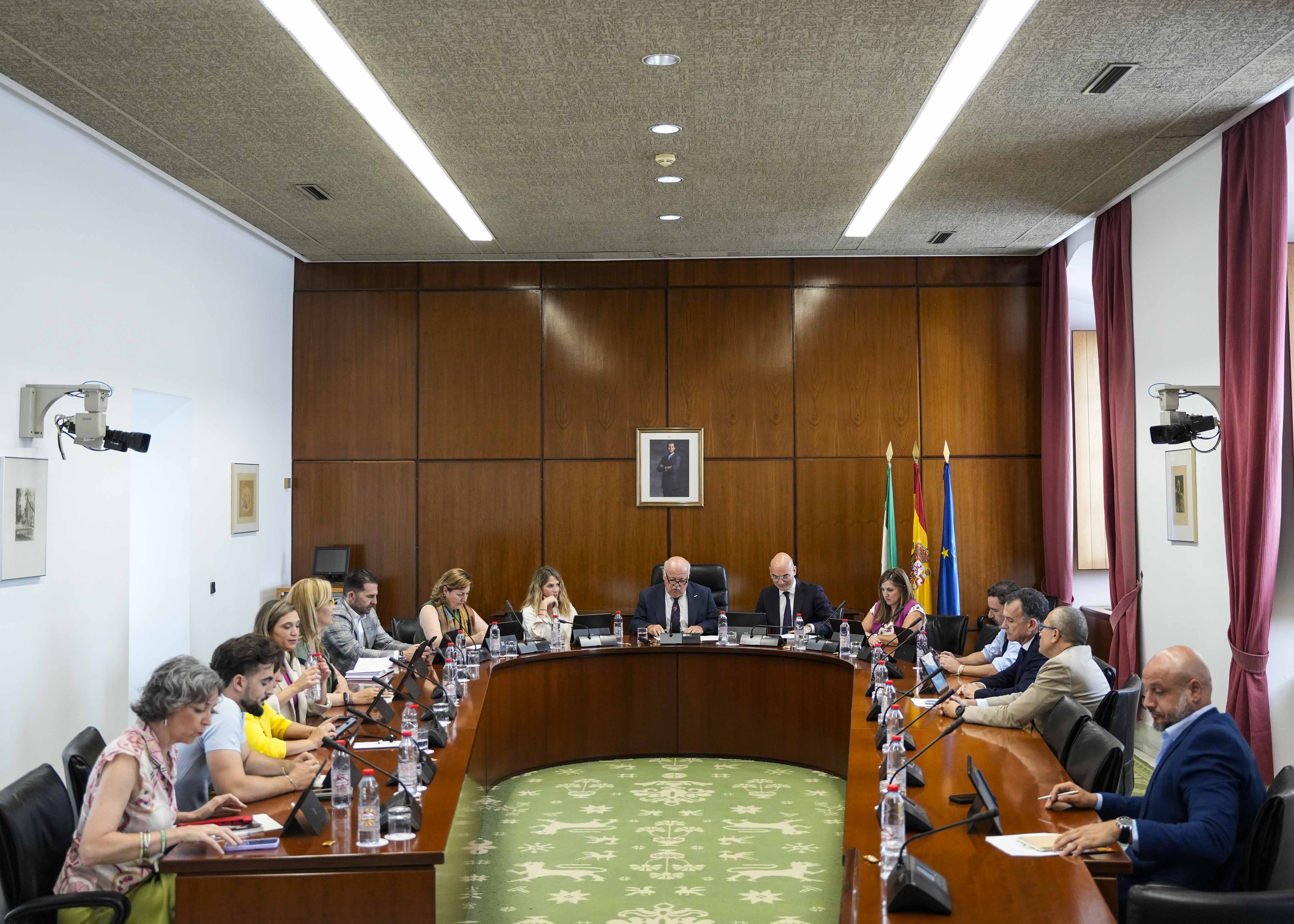  La Junta de Portavoces, reunida hoy, ha aprobado el orden del da de la prxima sesin plenaria  