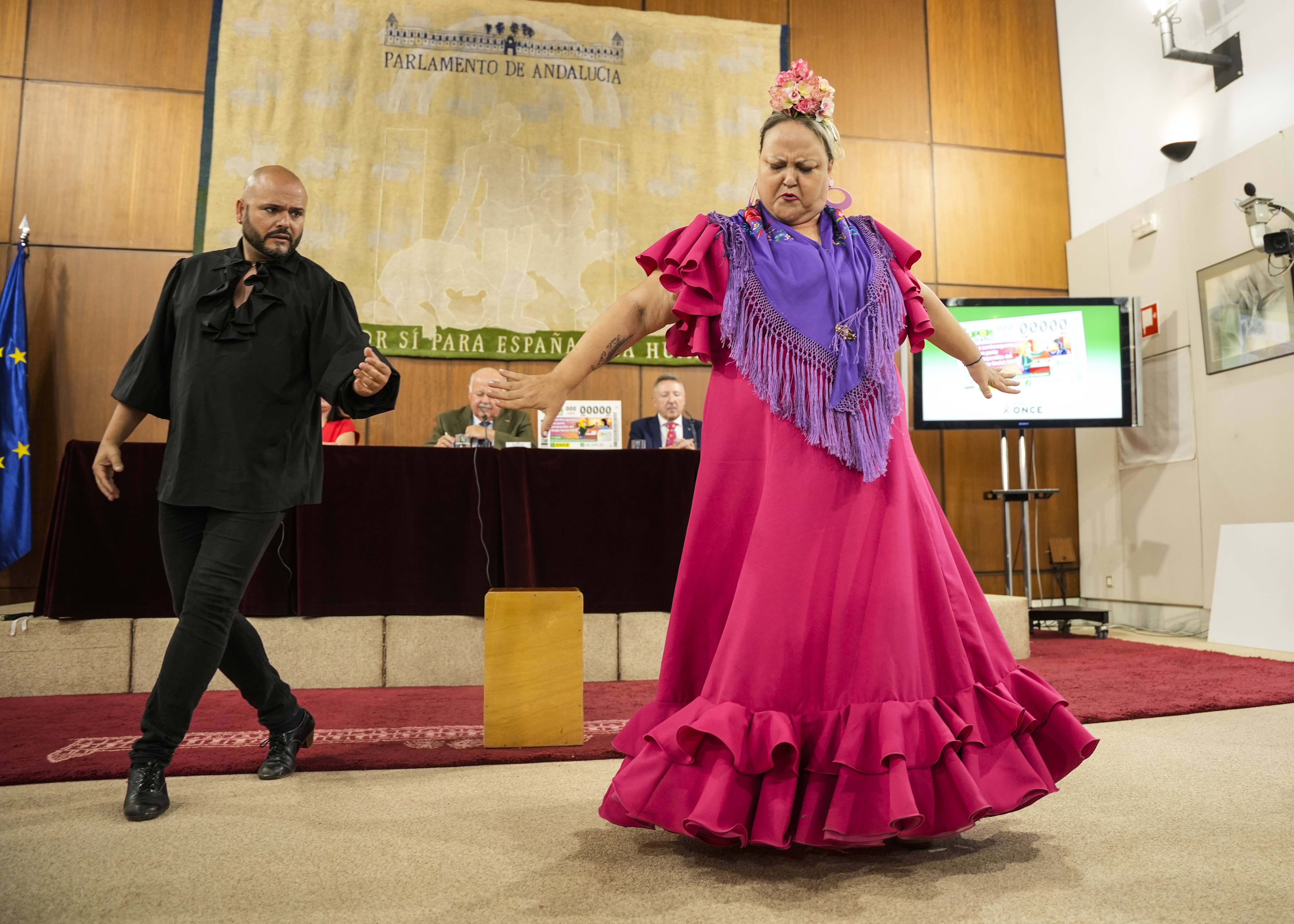 El acto se ha cerrado con la actuacin de los bailaores Jos Galn y Lola Garca-Baquero 