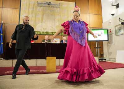 El acto se ha cerrado con la actuacin de los bailaores Jos Galn y Lola Garca-Baquero 