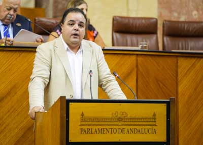 Vctor Manuel Torres, del G.P. Socialista, reanuda la sesin plenaria con una mocin relativa a poltica general en materia de funcin pblica 
