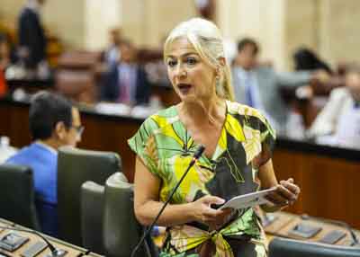 Patricia del Pozo, consejera de Cultura y Deporte, contesta a la cuestin de su competencia