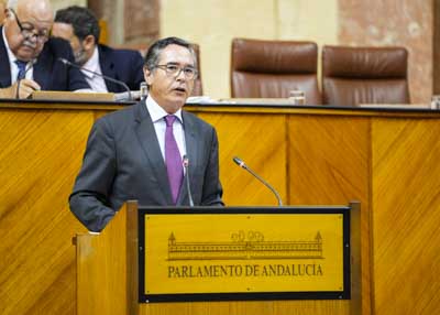 Daniel Castilla, del G.P. Popular de Andaluca, argumenta una proposicin no de ley sobre financiacin de la implantacin de la ley de medidas en materia de eficiencia del Servicio Pblico de Justicia en Andaluca  