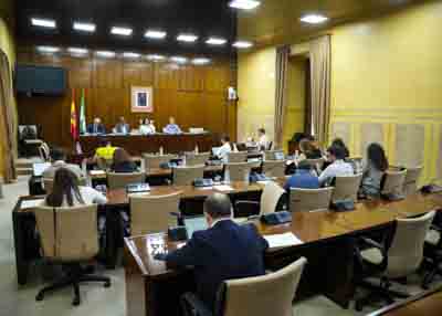  La Comisin de Control de la RTVA al inicio de las comparecencias del director general de la RTVA Juan de Dios Mellado