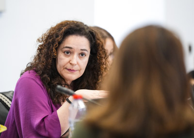     Inmaculada Nieto, portavoz del Grupo Parlamentario Por Andaluca, se dirige a la candidata  propuesta a Defensora del Pueblo Andaluz