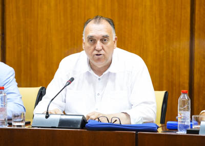 Arturo Bernal, consejero de Turismo y Andaluca Exterior, ha comparecido en comisin para informar sobre actuaciones llevadas a cabo por su Consejera para la tramitacin del Anteproyecto de Ley del Turismo de Andaluca
