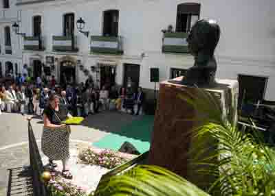 Ofrenda floral del Ayuntamiento de Cantillana 