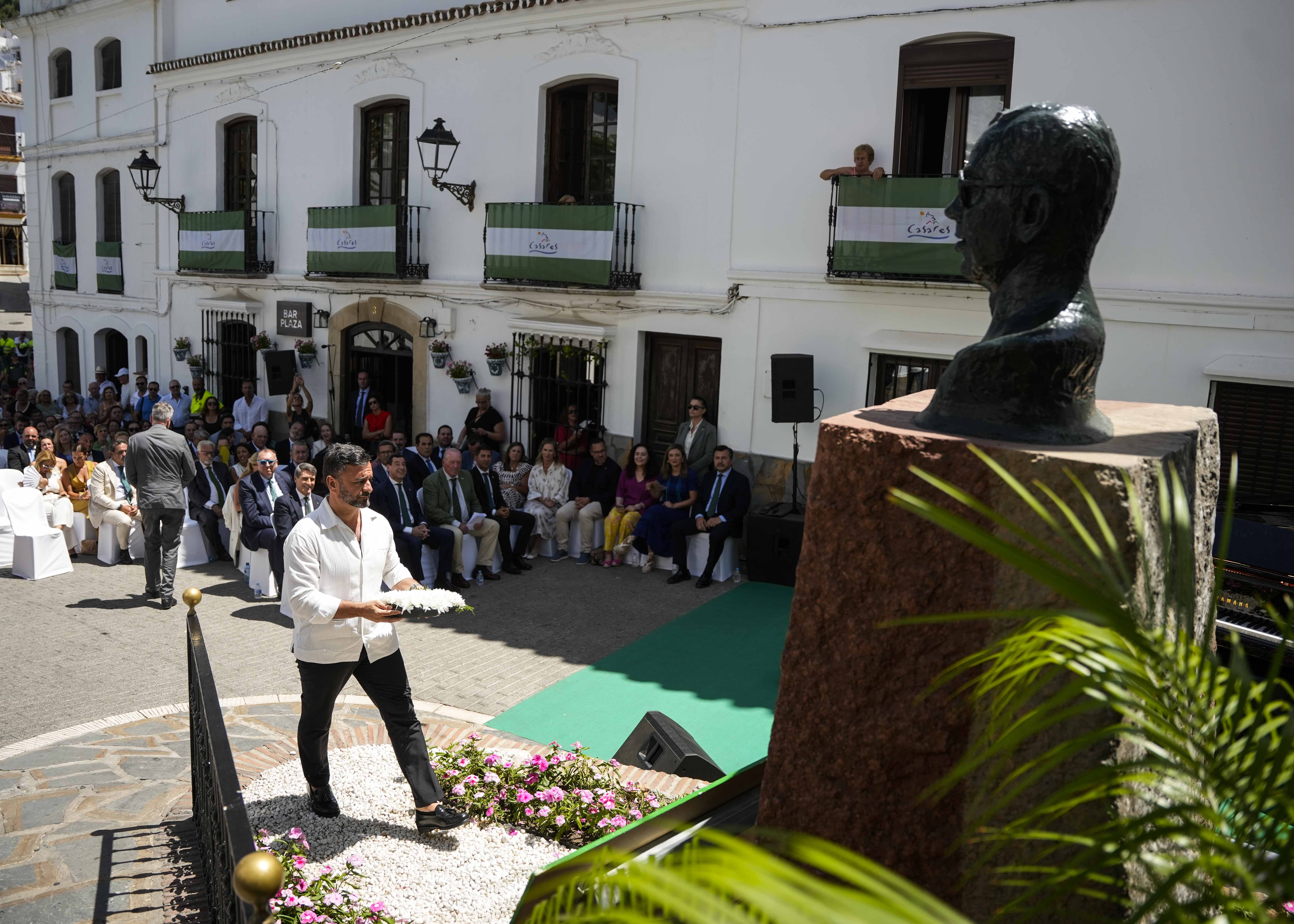 Ofrenda floral de la Cmara de Cuentas 