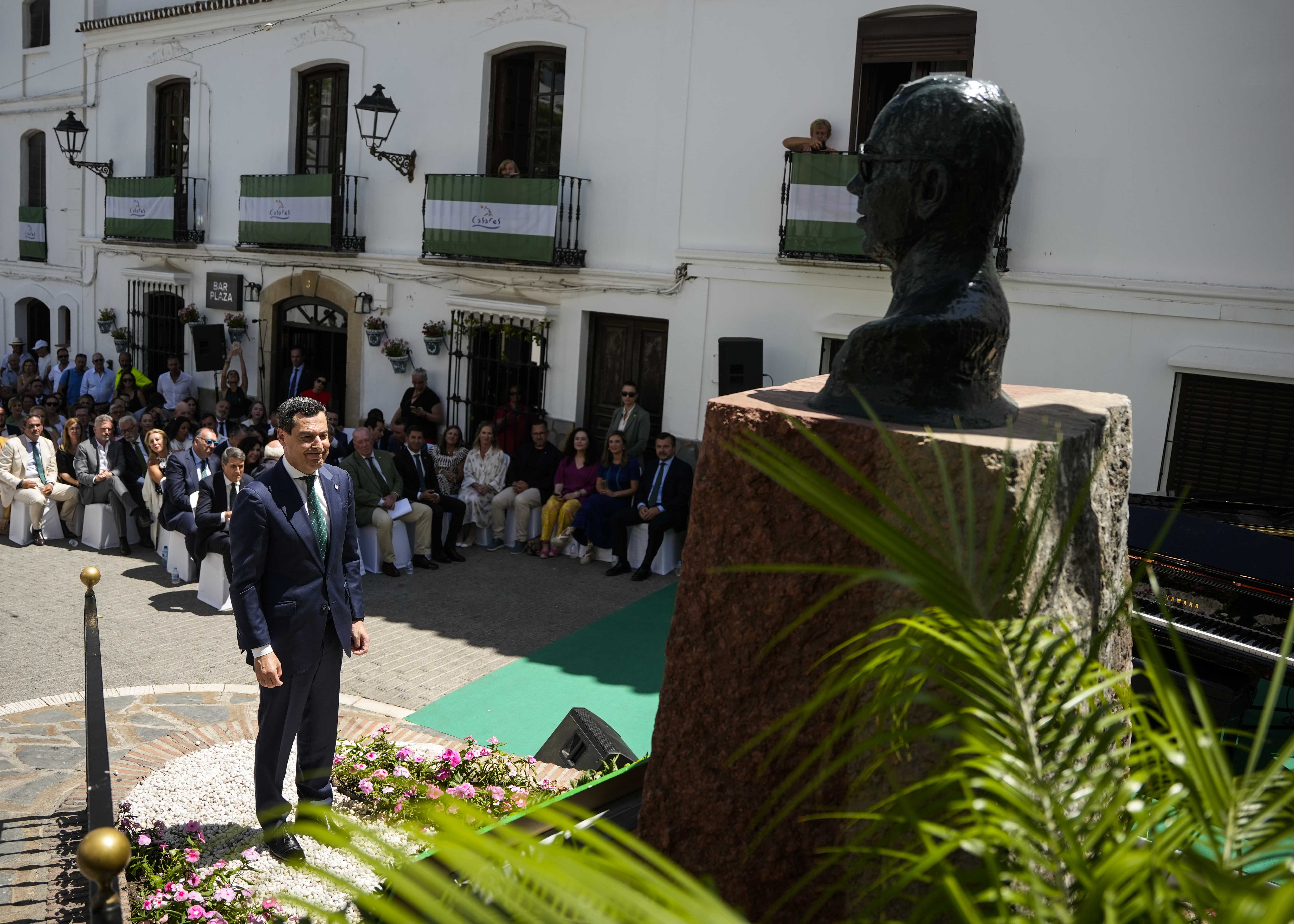 Ofrenda floral de la Junta de Andaluca 