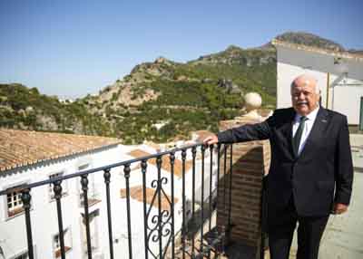 Jess Aguirre, presidente del Parlamento de Andaluca, a su llegada a Casares 
