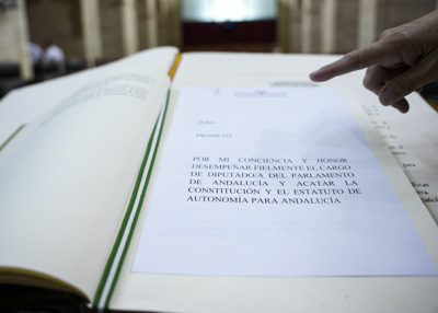  Libro de juramento o promesa preparado para el nuevo diputado que toma posesin de su cargo
