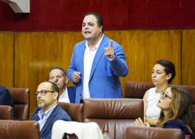 Vctor Manuel Torres, del G.P. Socialista, pregunta sobre el traslado del Centro de Salud de Cazorla (Jan) 
