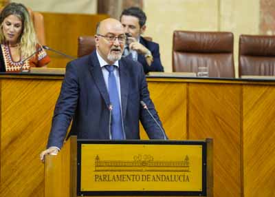 Ricardo Lpez, portavoz adjunto del Grupo Vox, inicia el punto octavo del orden del da con una PNLP relativa a medidas urgentes ante el problema de la vivienda en Andaluca 