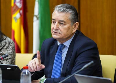 Antonio Sanz, consejero de la Presidencia, Interior, Dilogo Social y Simplificacin Administrativa, en una de sus comparecencias de esta maana en comisin  
