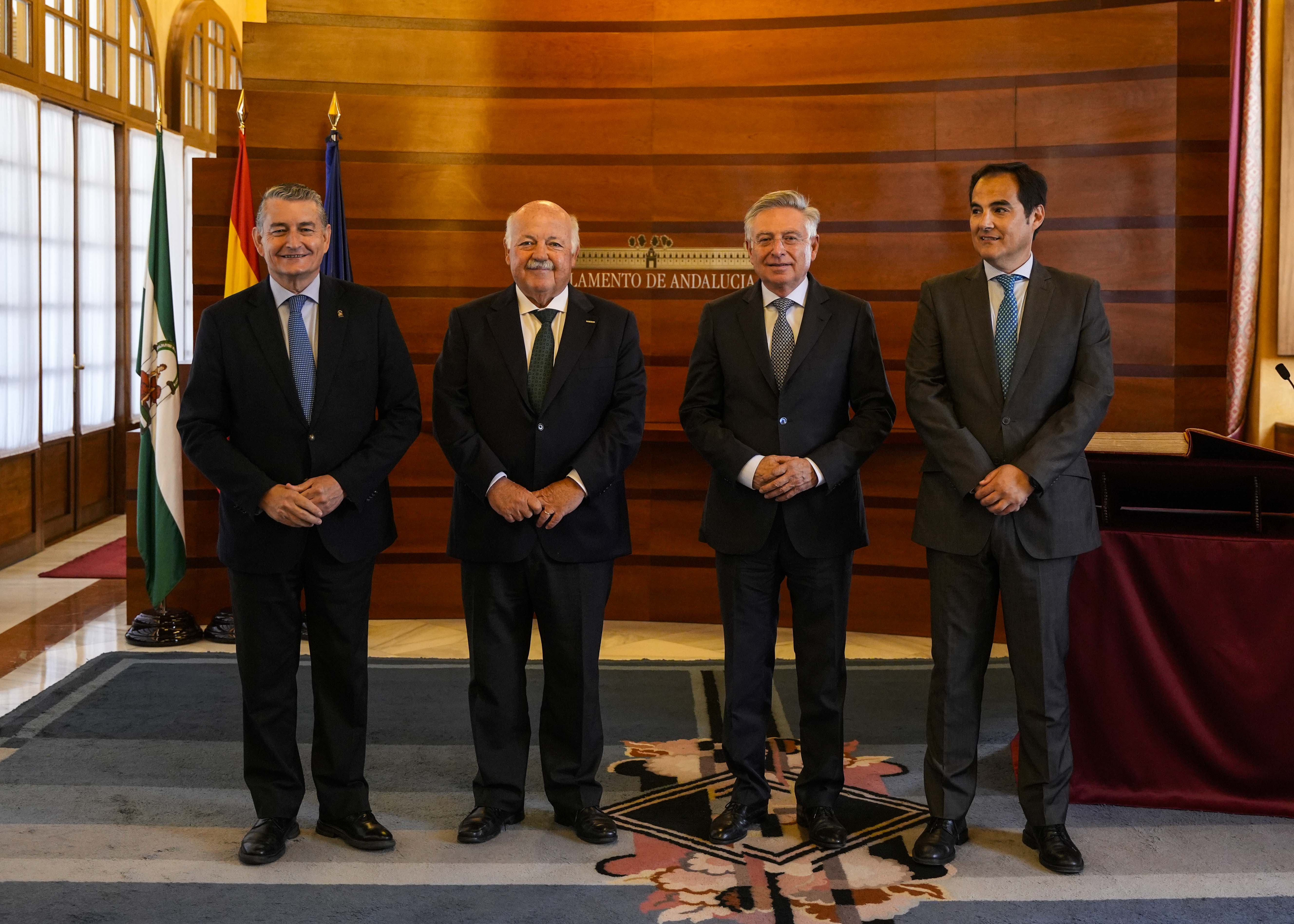  El presidente del Parlamento de Andaluca, los consejeros de la Presidencia y de Justicia, y el director de la OAAF 
