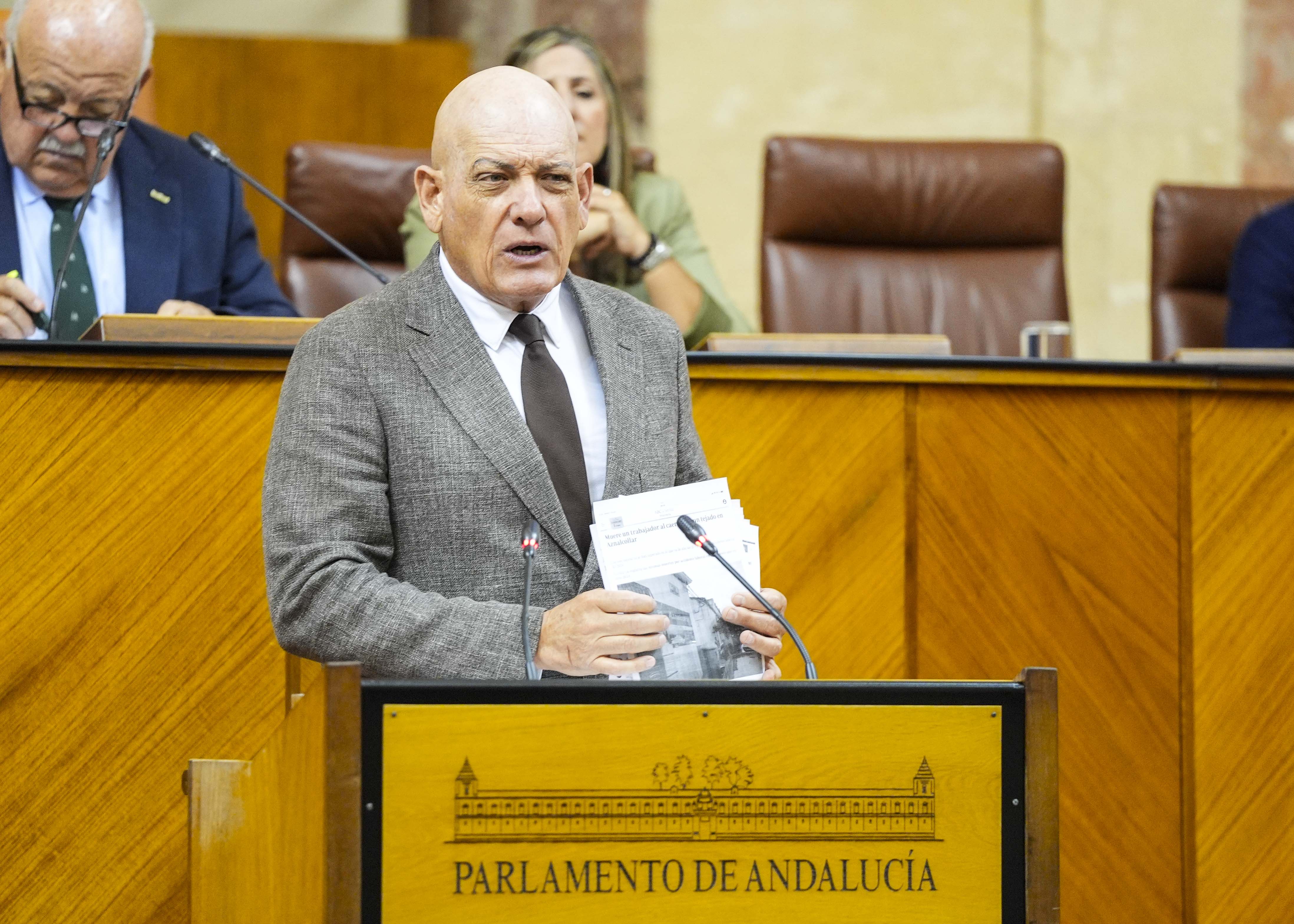 Por el G.P. Socialista, Gerardo S�nchez inicia la segunda jornada de pleno con una moci�n relativa a pol�tica general en materia de seguridad y salud laboral 