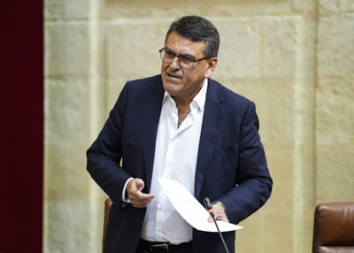 El diputado Rafael Segovia, del G.P. Vox en Andaluc�a, formula una pregunta relativa al futuro de la agricultura en Huelva 