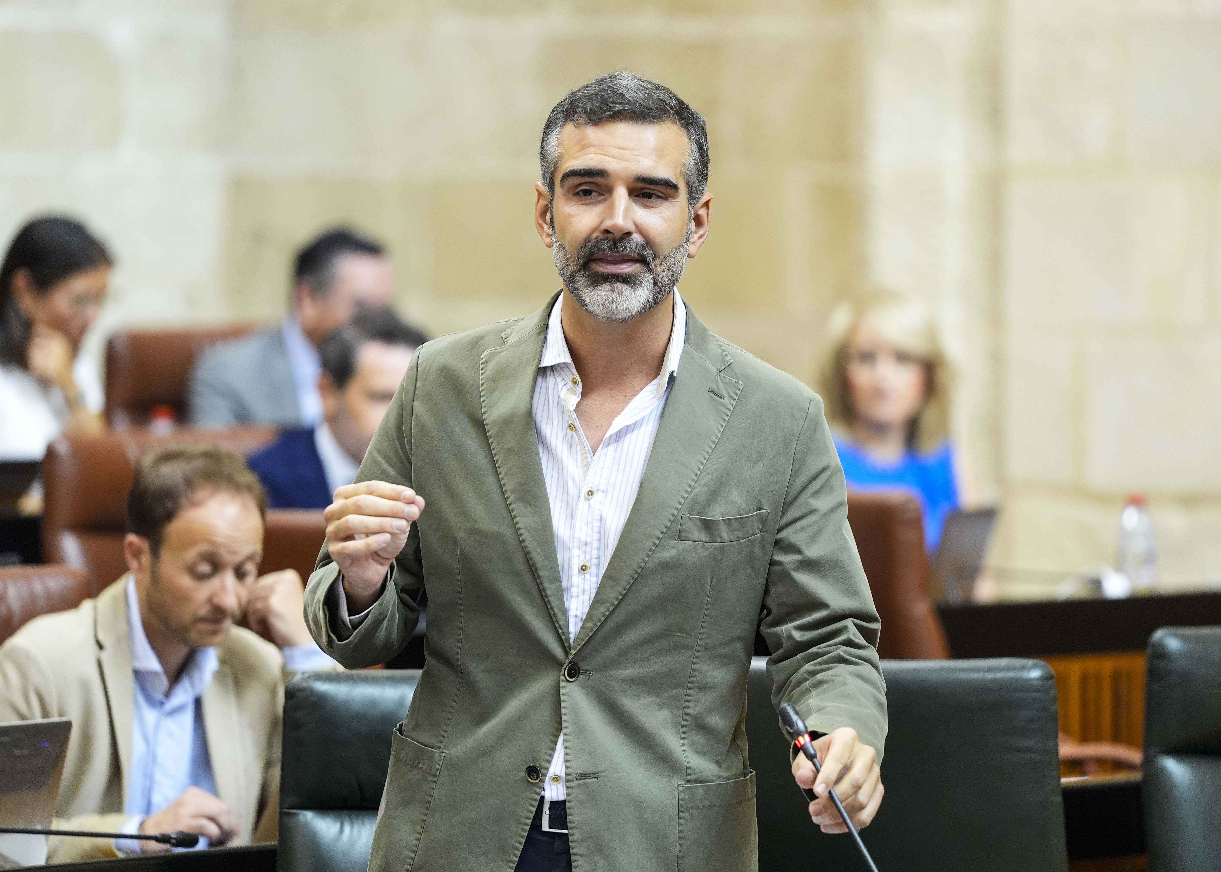 Ram�n Fern�ndez-Pacheco, consejero de Agricultura, Pesca, Agua y Desarrollo Rural, responde a la pregunta  